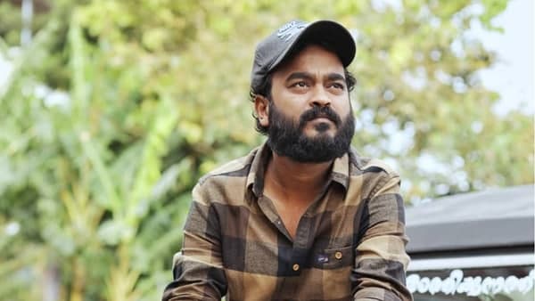 സിനിമയില് നോക്കാം