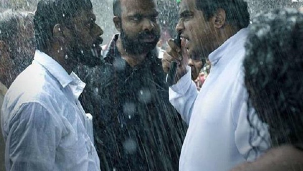 പള്ളീലച്ചൻ്റെ മുമ്പിൽ