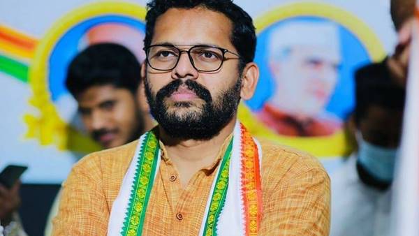 സിവില് സര്വീസില് നിന്ന് രാജി