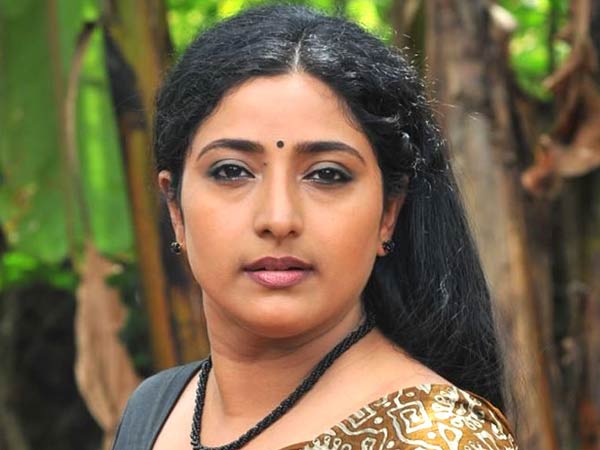 രാഷ്ട്രീയത്തിലേക്ക് ഇല്ല