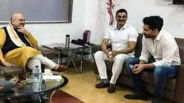 തുടക്കം മുതല് സംശത്തിന്റെ നിഴലില്