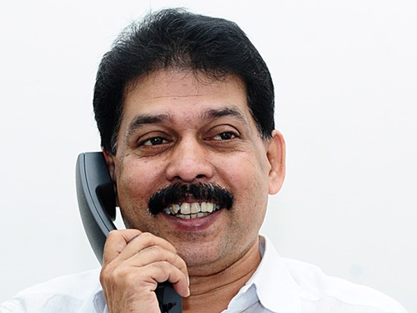 കാരാട്ട് റസാഖിലൂടെ