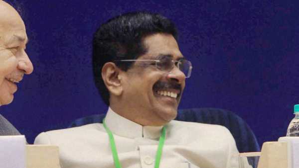 എതിരാളി ആര്
