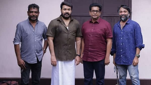 തികച്ചും പ്രഹസനം