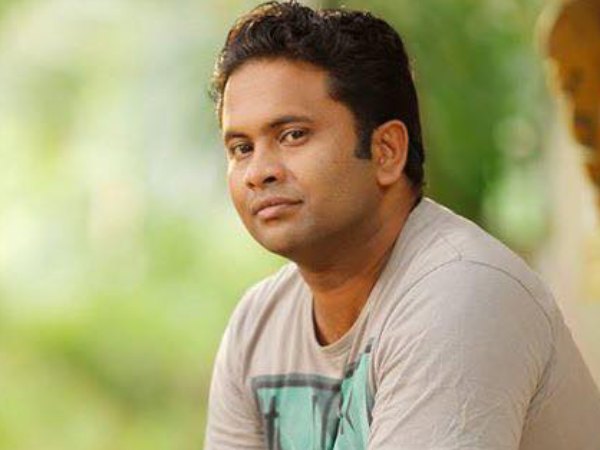 താന് പൊളിറ്റിക്കല് അല്ല