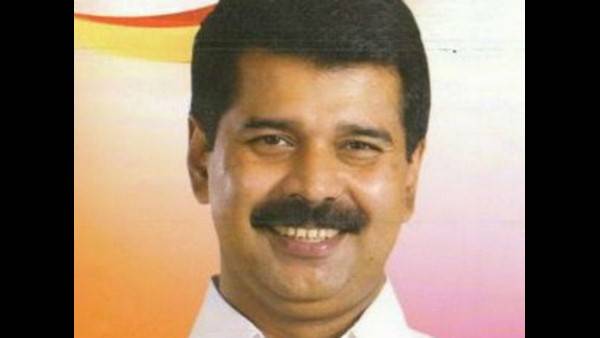 വീട്ടിലെ സ്ത്രീകൾക്കെതിരെ
