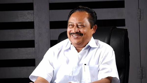 വിജയന് തോമസിന്റെ രാജി