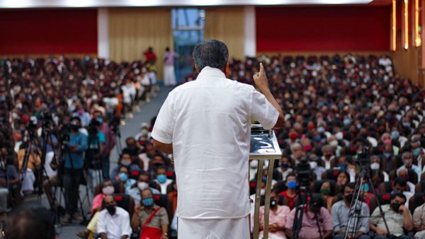 പിണറായിയെ മുൻനിർത്തി പ്രചരണം