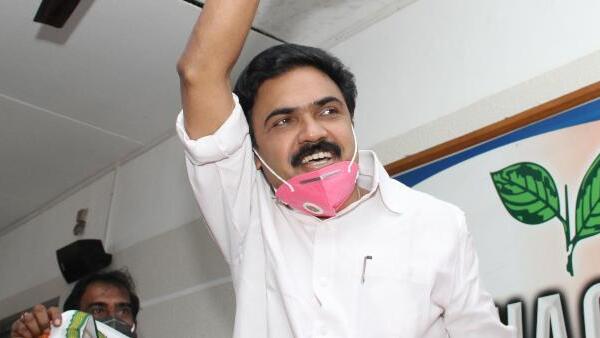 ജോസിന്റെ കോണ്ഫിഡന്സ്