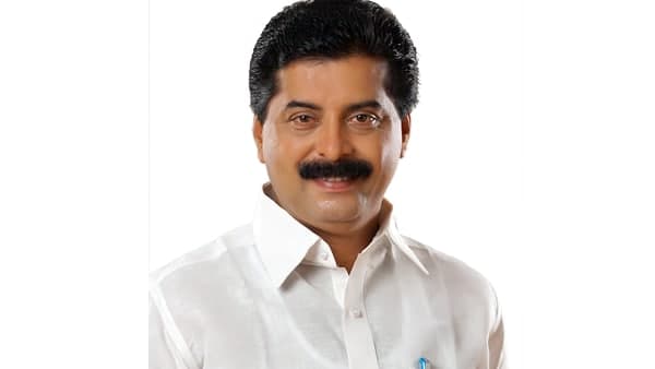 അധികാര വടംവലികള്