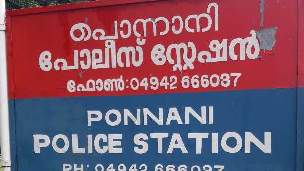 നിര്ത്തിയിട്ട ബൈക്കില് ഹെല്മറ്റ് വേണോ