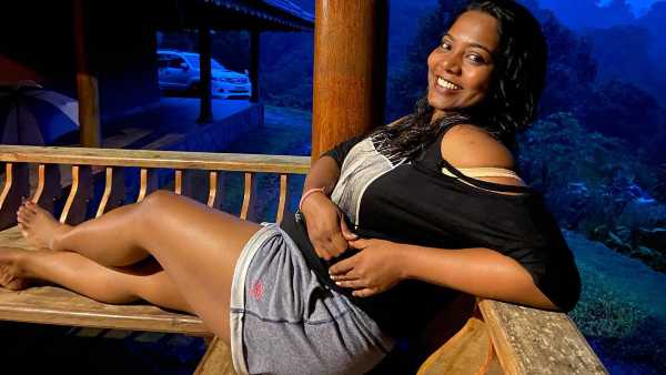 അമ്മയായ സയനോര