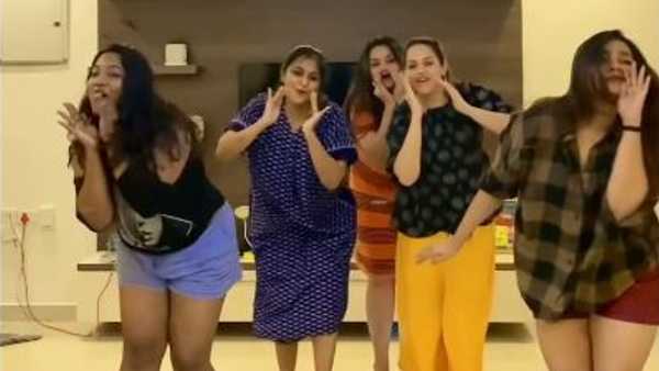 സ്ലീവ് ലെസ്