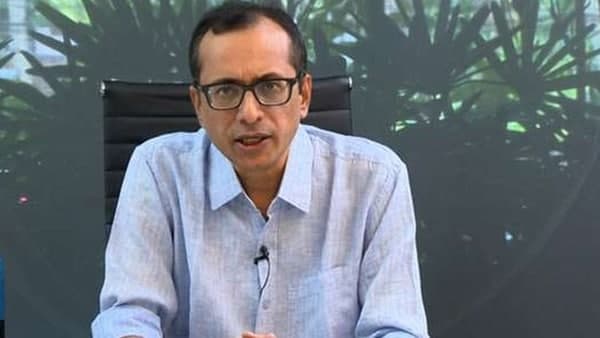 ചാനലിലെ മുതിർന്ന മാധ്യമപ്രവർത്തകരായ ഉണ്ണി ബാലകൃഷ്ണനും, വേണു ബാലകൃഷ്ണനും