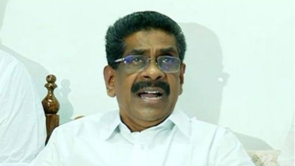 കെ പി സി സി നേതൃത്വത്തിന്റേയും ഗ്രൂപ്പുകളുടേയും