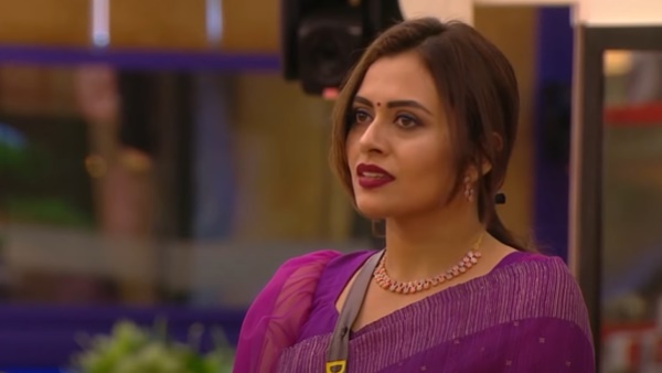 ഒരു ഭാഗത്തു കൂടു സുഖമായി പോയിരുന്ന ധന്യയെ