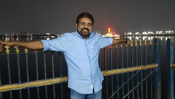 രാഷ്ട്രീയത്തിലിറങ്ങി പണം സമ്പാദിക്കാന് താല്പര്യമില്ലാത്തതിനാലും