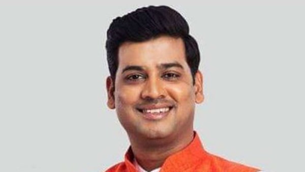 വിശദീകരണവുമായി ശ്രീകാന്ത്