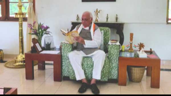സ്വാമിയുടെ ട്വീറ്റിനെ പിന്തുണച്ചുകൊണ്ടും വിമർശിച്ചുകൊണ്ടും