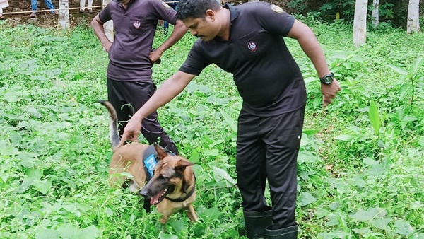 കേരള പോലീസിന്റെ അഭിമാനമാണ് മായ, മര്ഫി