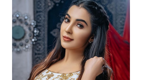 നടിയെ നിരീക്ഷിക്കാനായിട്ട്