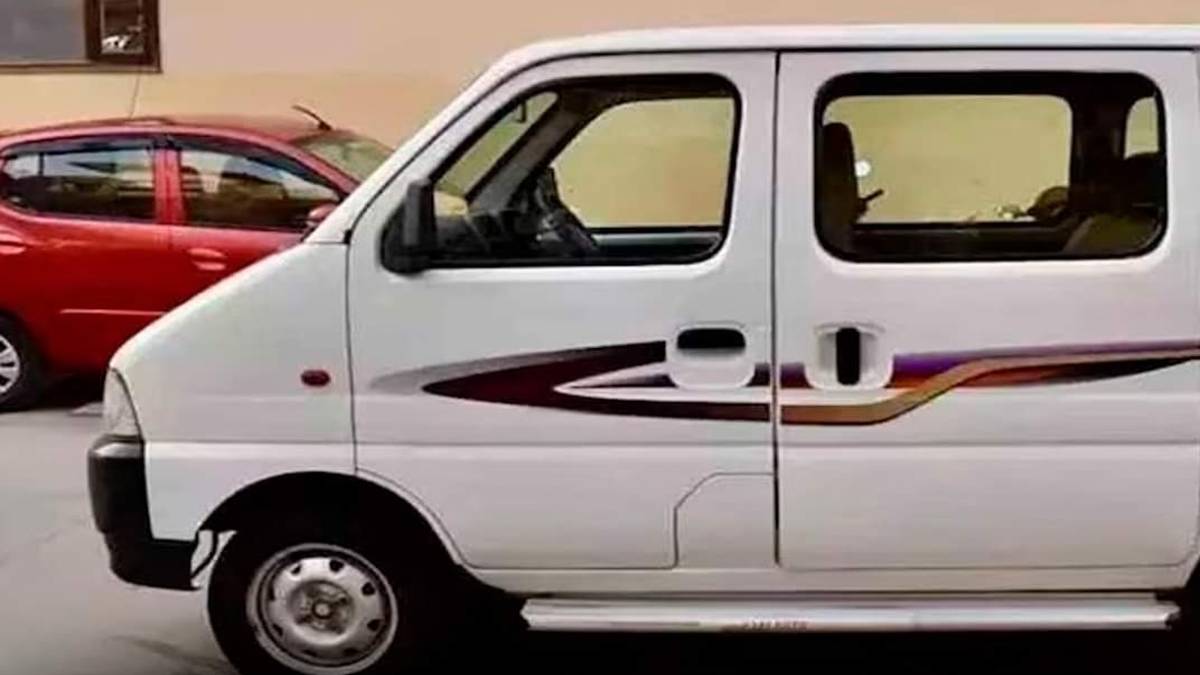 3 youths steal a car, But none of them know how to drive and this is