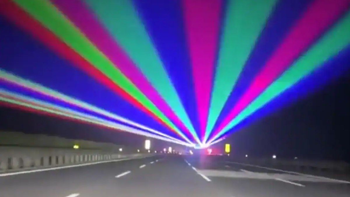Chinese Authorities Use Laser Lights on Roads to Prevent Driver Fatigue