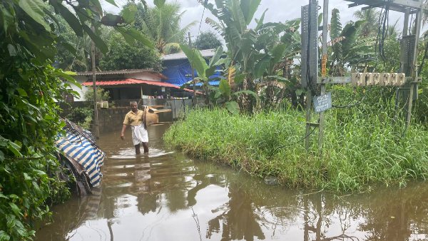 അപ്പര്‍ കുട്ടനാട്ടിലെ വീടുകളില്‍ വെള്ളം കയറി