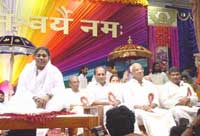 Mata Amrithanadamayi wirh ministers